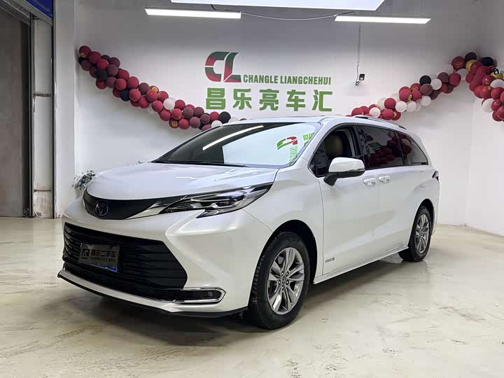 Фото 3 - Toyota Sienna