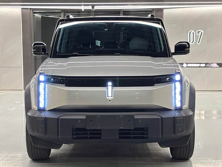 Фото 2 - Chery iCar 03