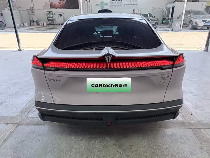 Фото 8 - Changan Deepal SL03