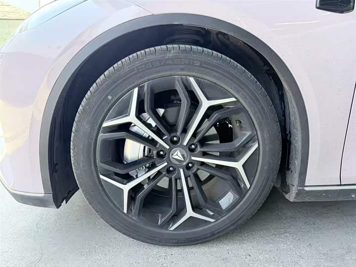 Фото 9 - Changan Deepal SL03