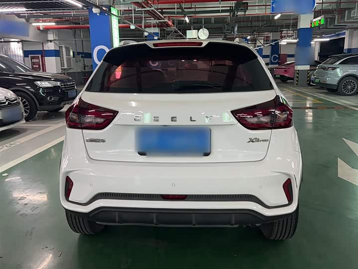Фото 6 - Geely Vision X3