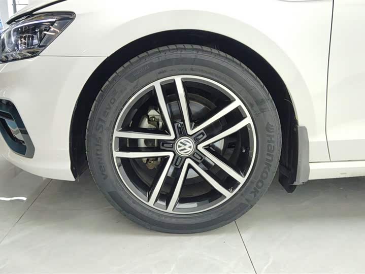 Фото 6 - Volkswagen Lamando L