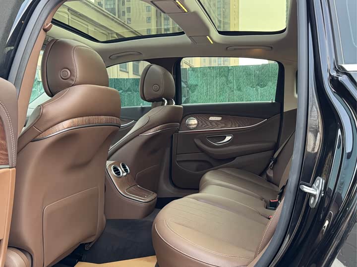 Фото 6 - Mercedes-Benz E-Class Hybrid