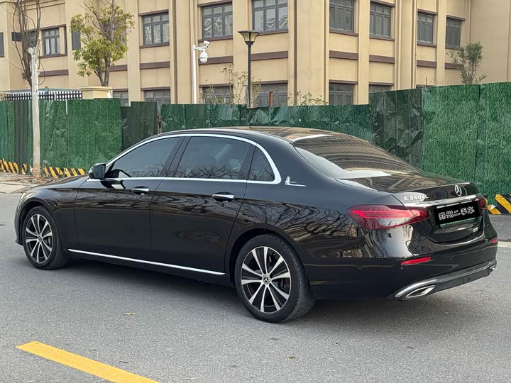 Фото 9 - Mercedes-Benz E-Class Hybrid