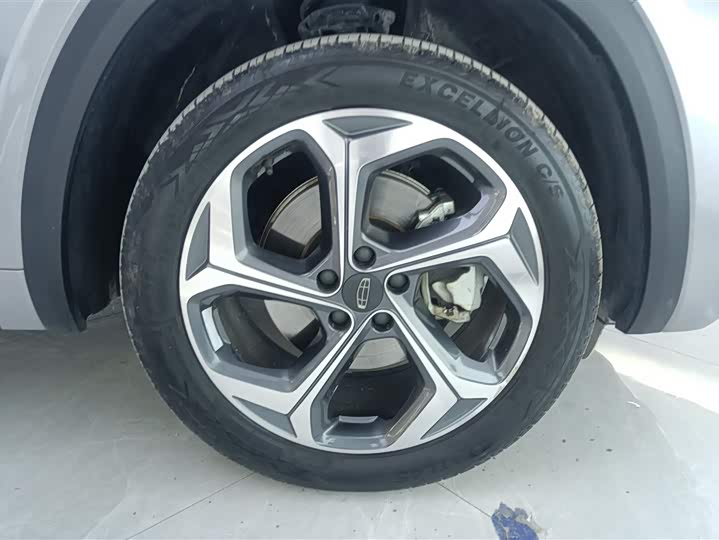 Фото 6 - Geely Monjaro