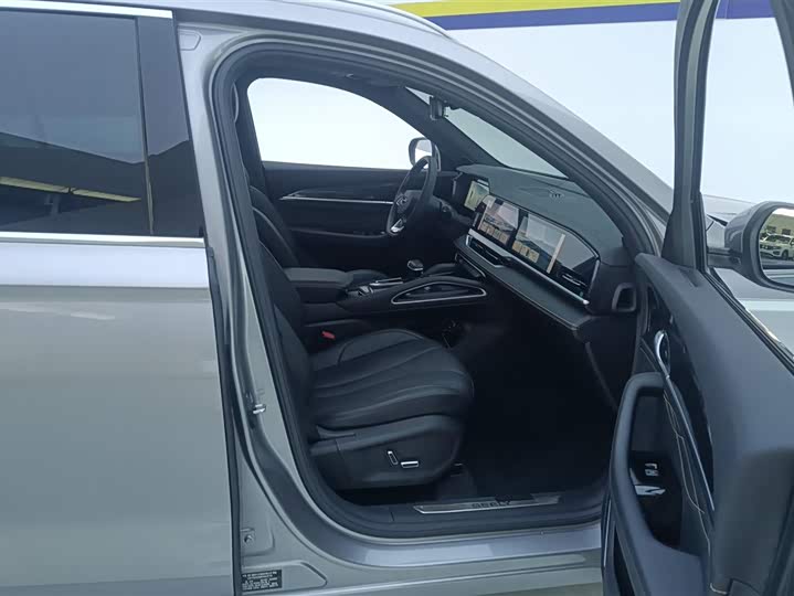 Фото 8 - Geely Monjaro