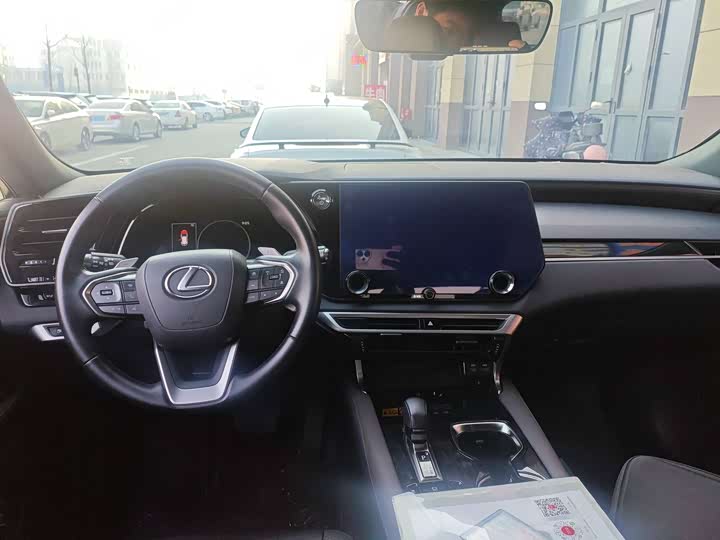 Фото 5 - Lexus RX