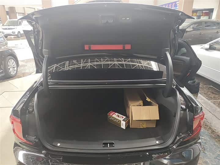 Фото 9 - Volvo S90