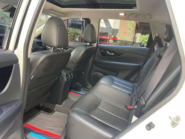 Фото 6 - Nissan X-Trail