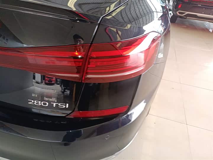 Фото 8 - Volkswagen Passat