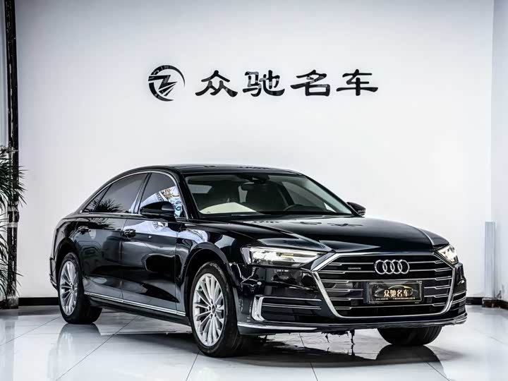 Фото 3 - Audi A8