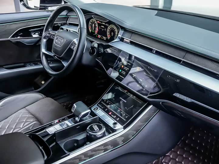 Фото 5 - Audi A8