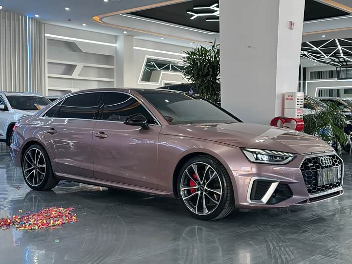 Фото 3 - Audi A4L