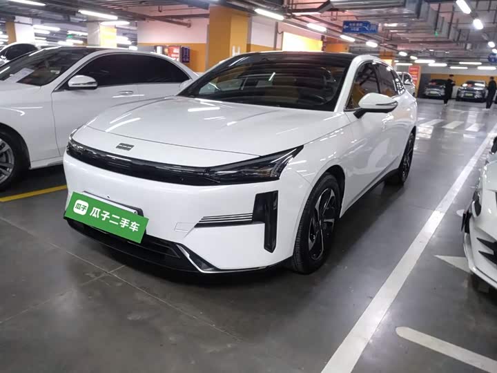 Фото 2 - Geely Galaxy L6