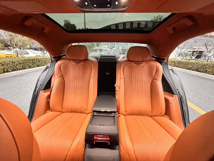 Фото 4 - Bentley Flying Spur