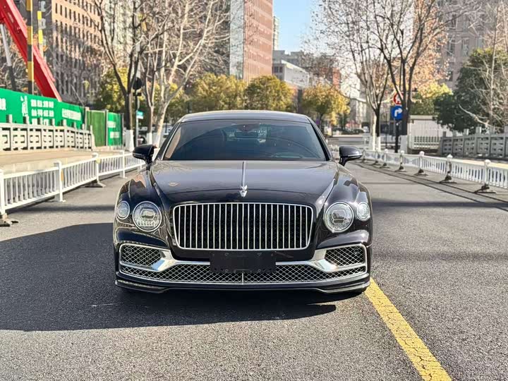 Фото 8 - Bentley Flying Spur
