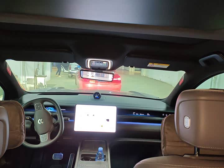 Фото 2 - Nio ES8