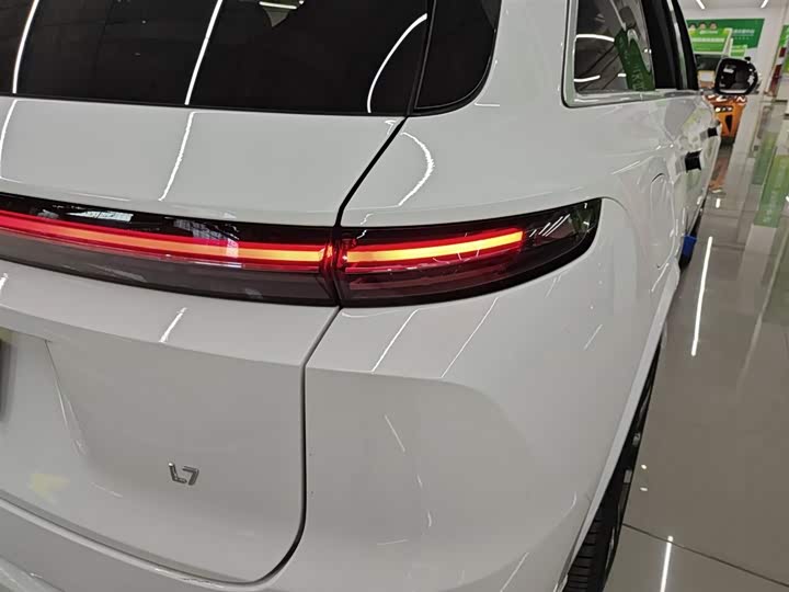 Фото 8 - LiXiang L7