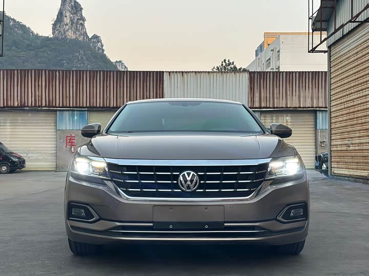 Фото 2 - Volkswagen Passat