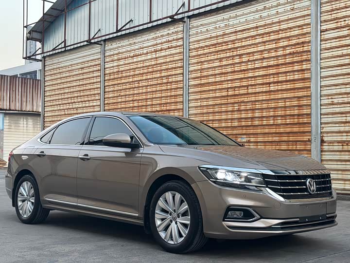 Фото 3 - Volkswagen Passat