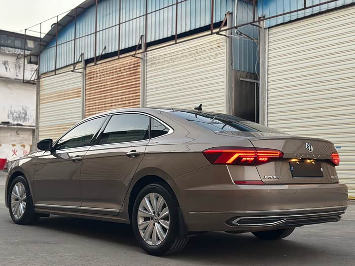 Фото 6 - Volkswagen Passat