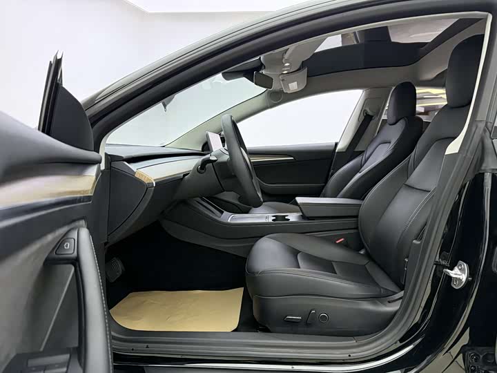 Фото 6 - Tesla Model 3