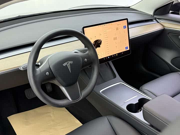 Фото 7 - Tesla Model 3