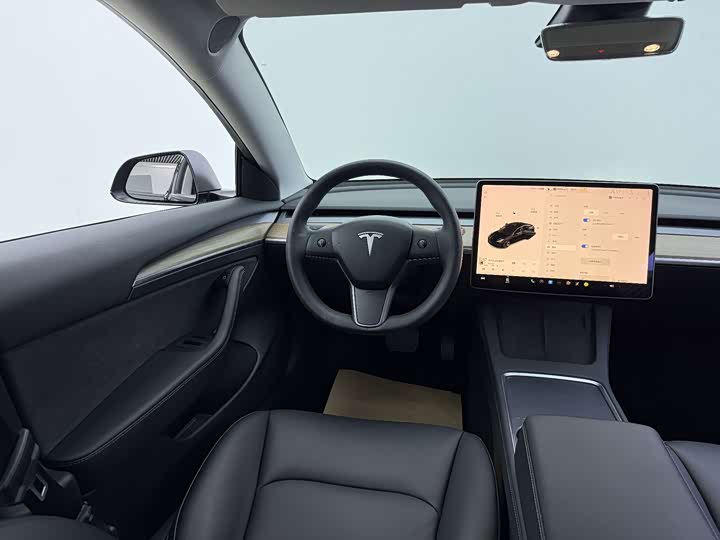 Фото 9 - Tesla Model 3