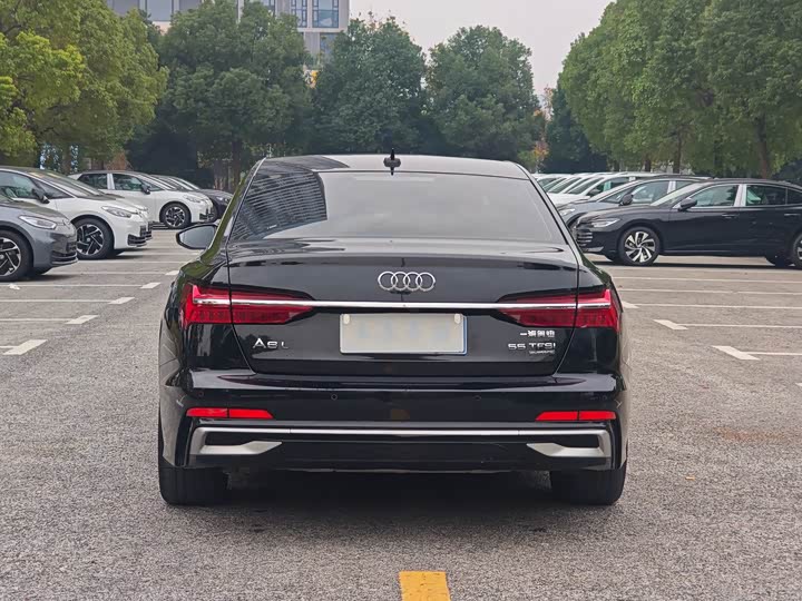 Фото 5 - Audi A6L