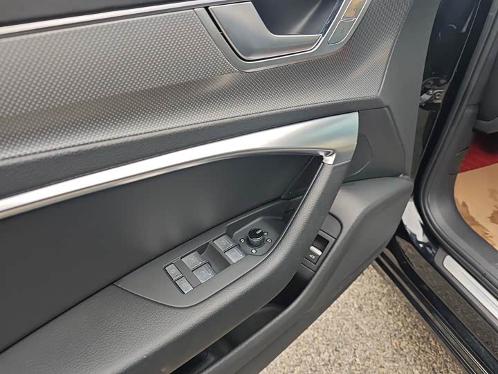 Фото 7 - Audi A6L