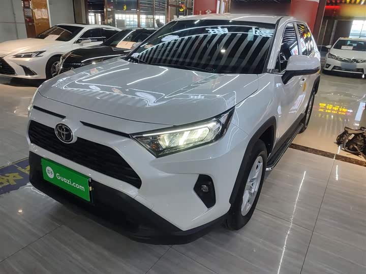 Фото 2 - Toyota RAV4