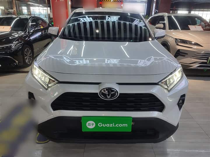 Фото 3 - Toyota RAV4