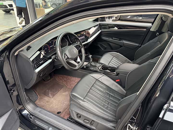 Фото 8 - Volkswagen Passat