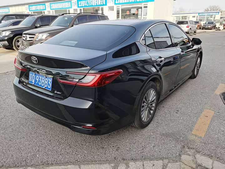Фото 6 - Toyota Camry
