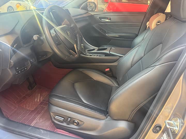 Фото 7 - Toyota Avalon