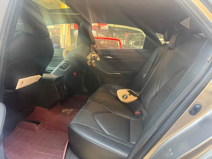 Фото 8 - Toyota Avalon