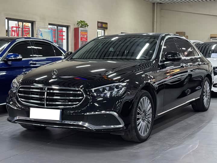 Фото 1 - Mercedes-Benz E-Class