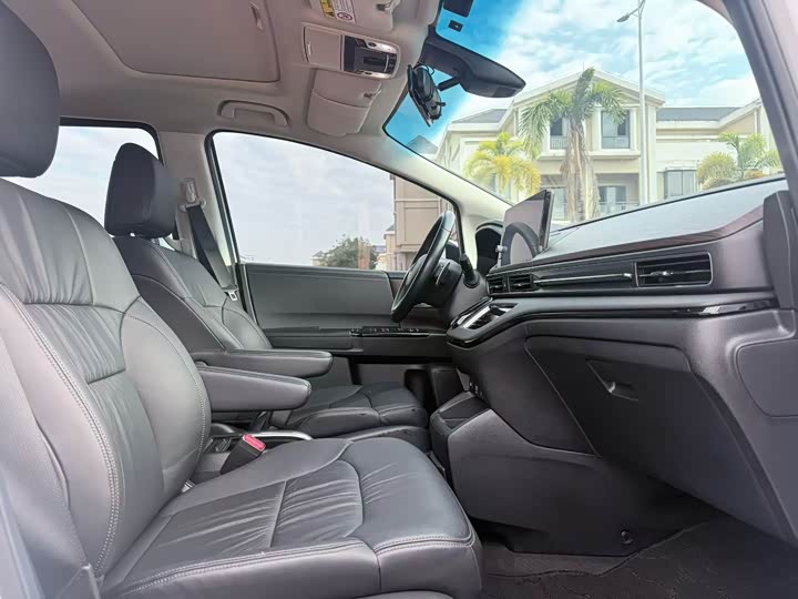 Фото 5 - Honda Odyssey