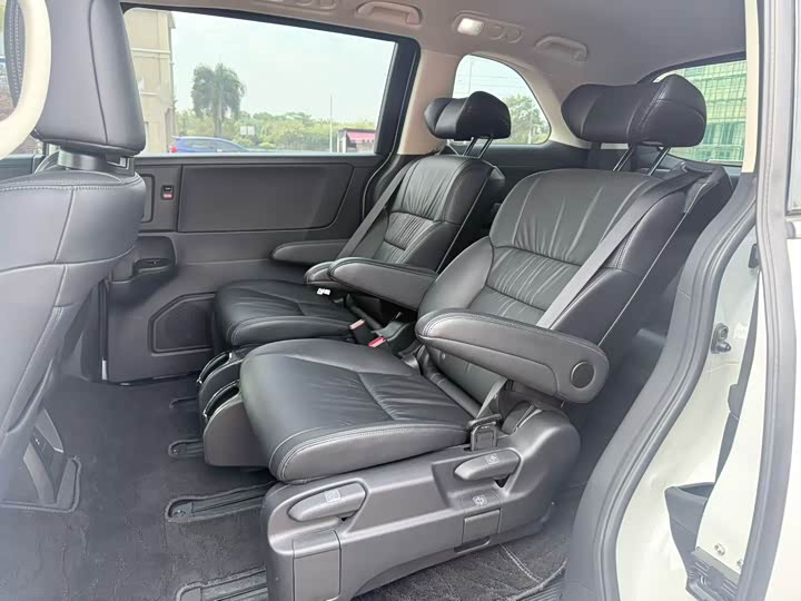 Фото 7 - Honda Odyssey