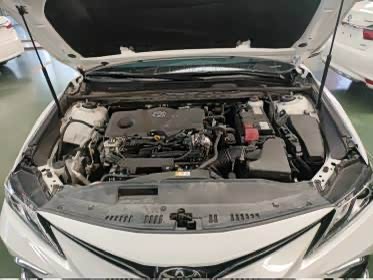 Фото 5 - Toyota Camry