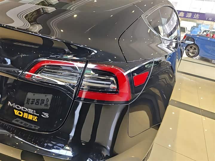 Фото 8 - Tesla Model 3