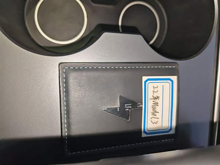 Фото 9 - Tesla Model 3