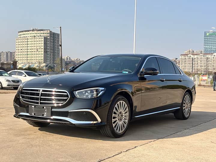 Фото 1 - Mercedes-Benz E-Class