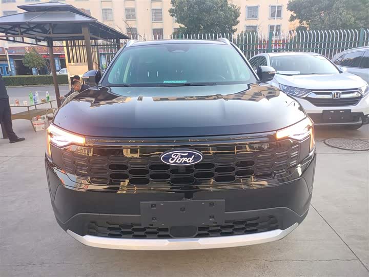 Фото 3 - Ford Equator Sport