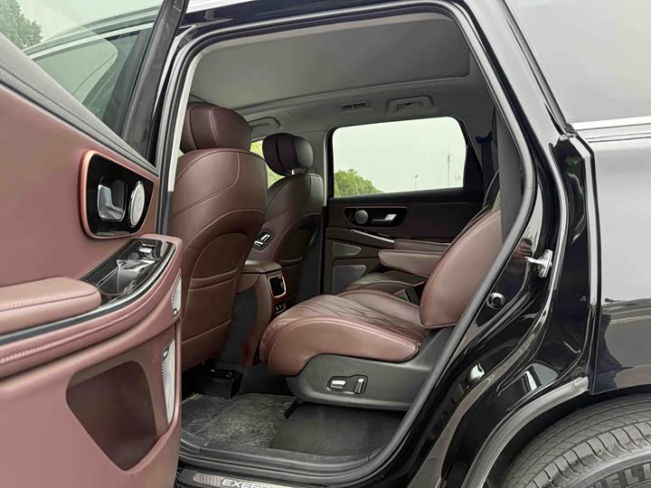 Фото 9 - Exeed VX