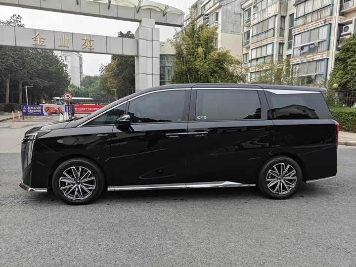 Фото 3 - GAC Trumpchi M8