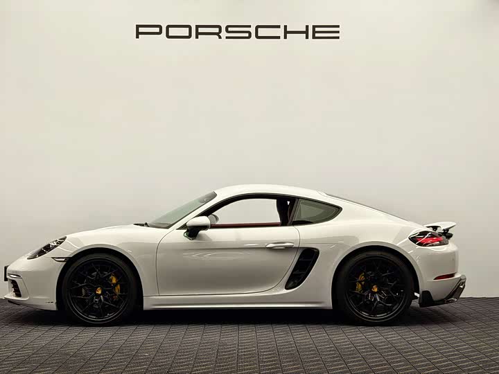 Фото 4 - Porsche 718