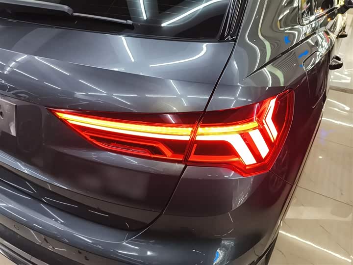 Фото 8 - Audi Q3