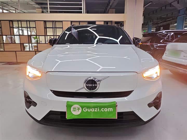 Фото 3 - Volvo XC40 EV