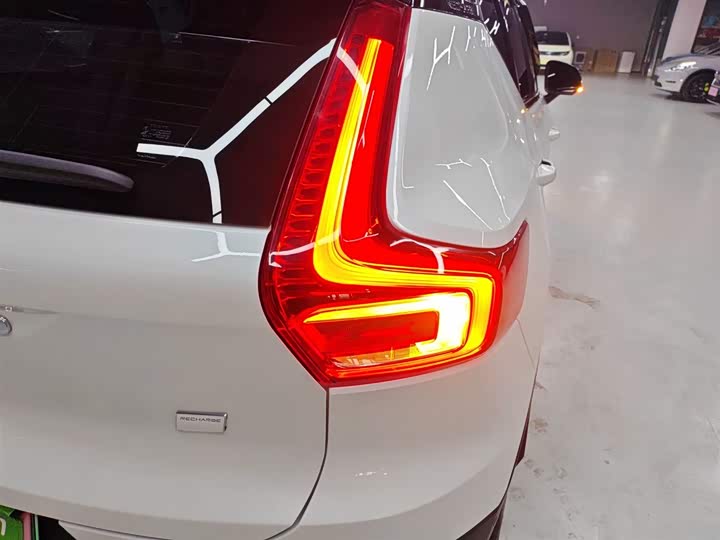 Фото 8 - Volvo XC40 EV